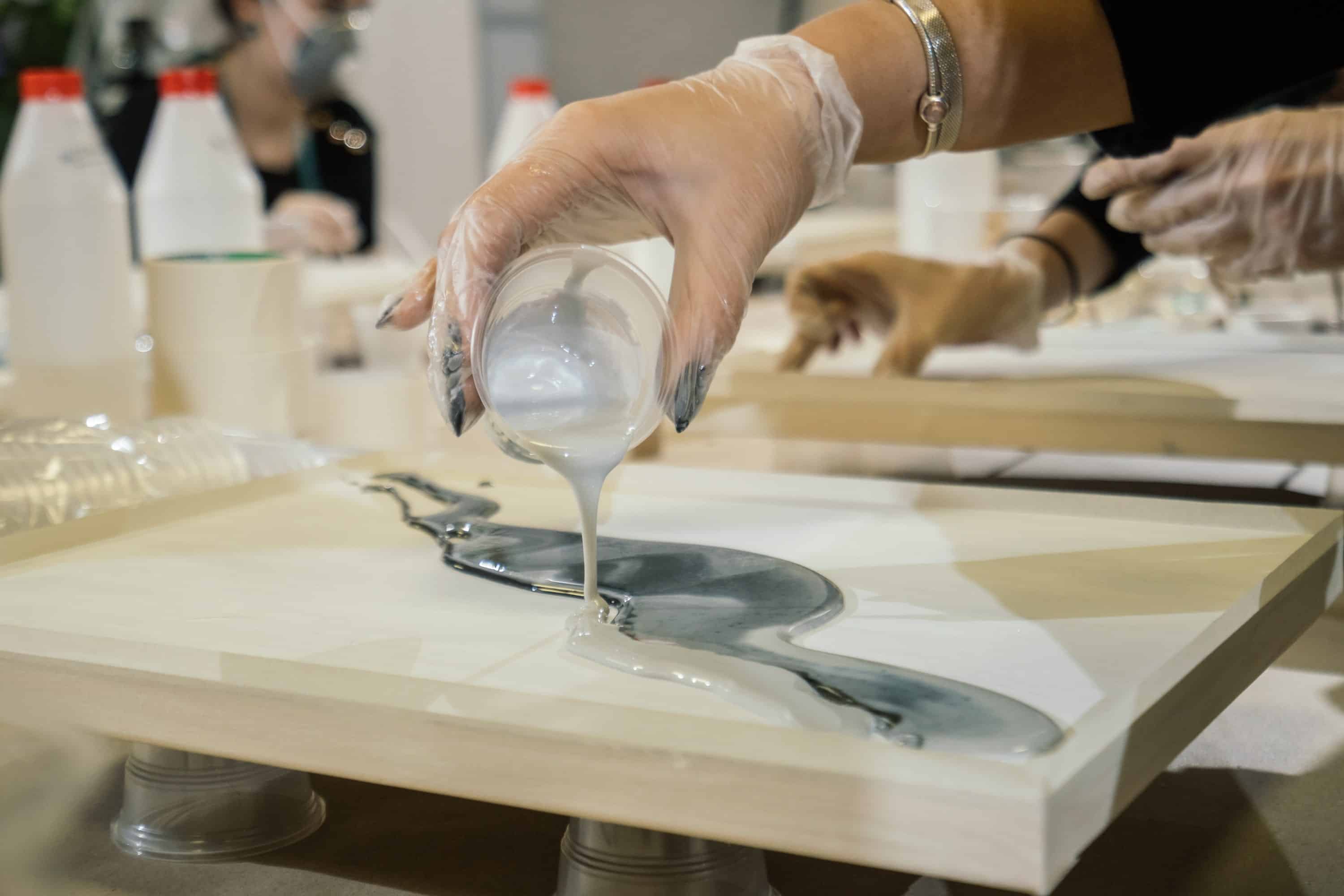 Epoxy resin table tops sharing